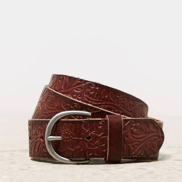 American Eagle Outfitters Accessories - American Eagle Outfitters pressed leather Belt (L)